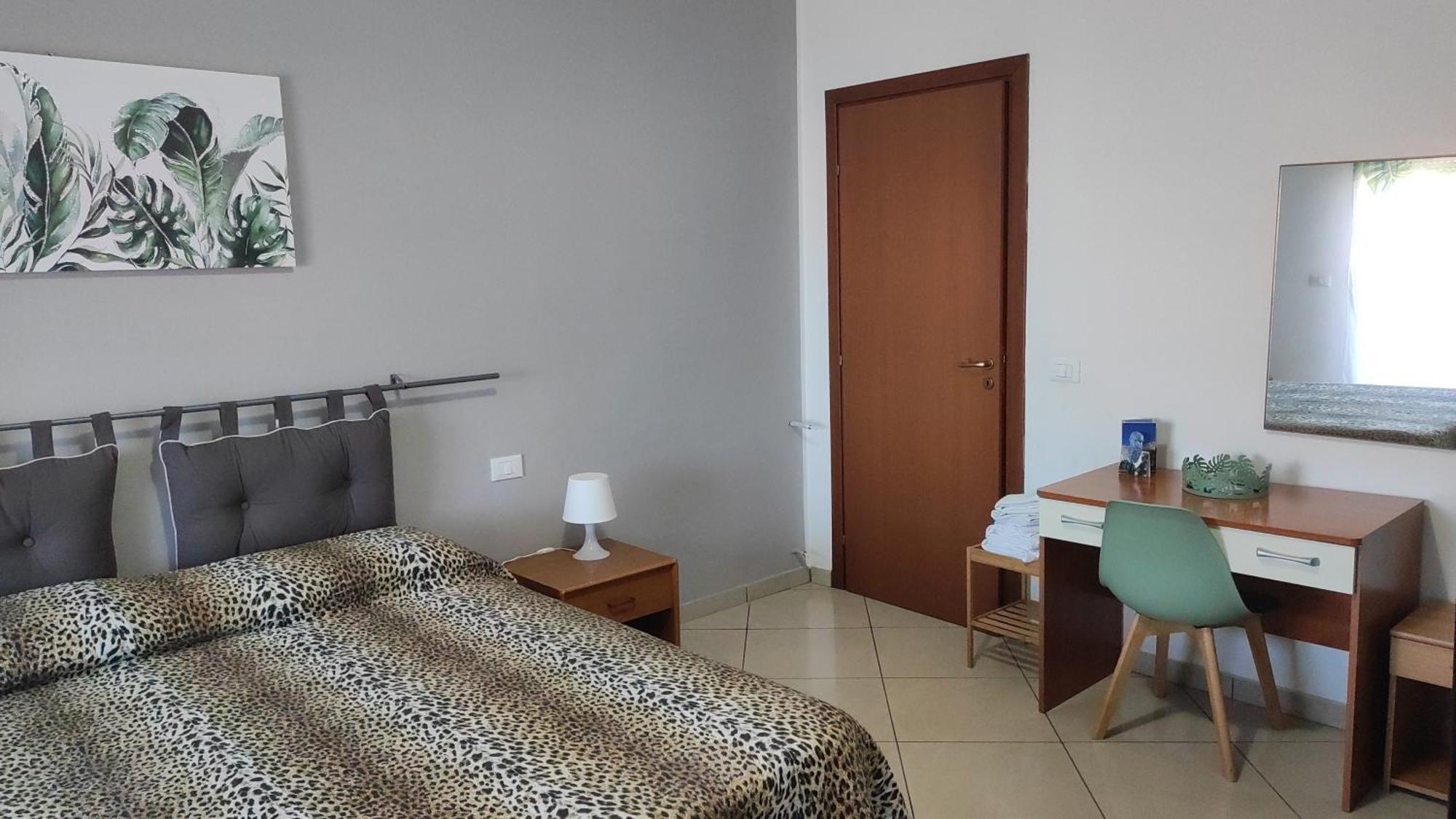 Bed And Breakfast Oasi Reggio Calabria Room photo